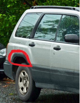 1997-1999_Subaru_Forester_GX_wagon_(2011-10-25).jpg