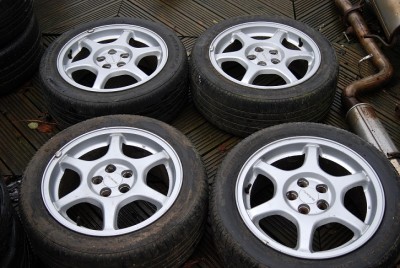 6spokes alloy wheels.jpg