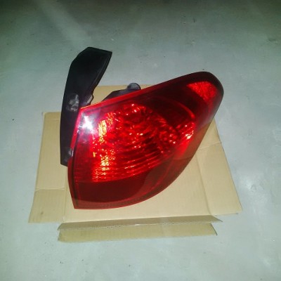 Lampy US - prawa.jpg