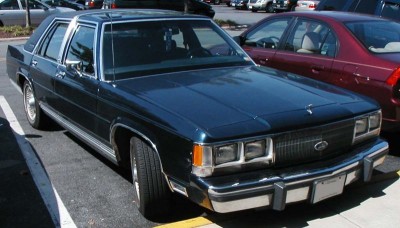 800px-Ford-LTD-2.jpg