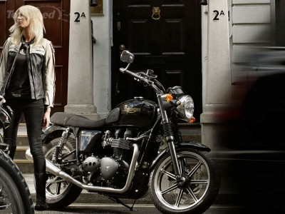 2009-triumph-bonneville-6w.jpg